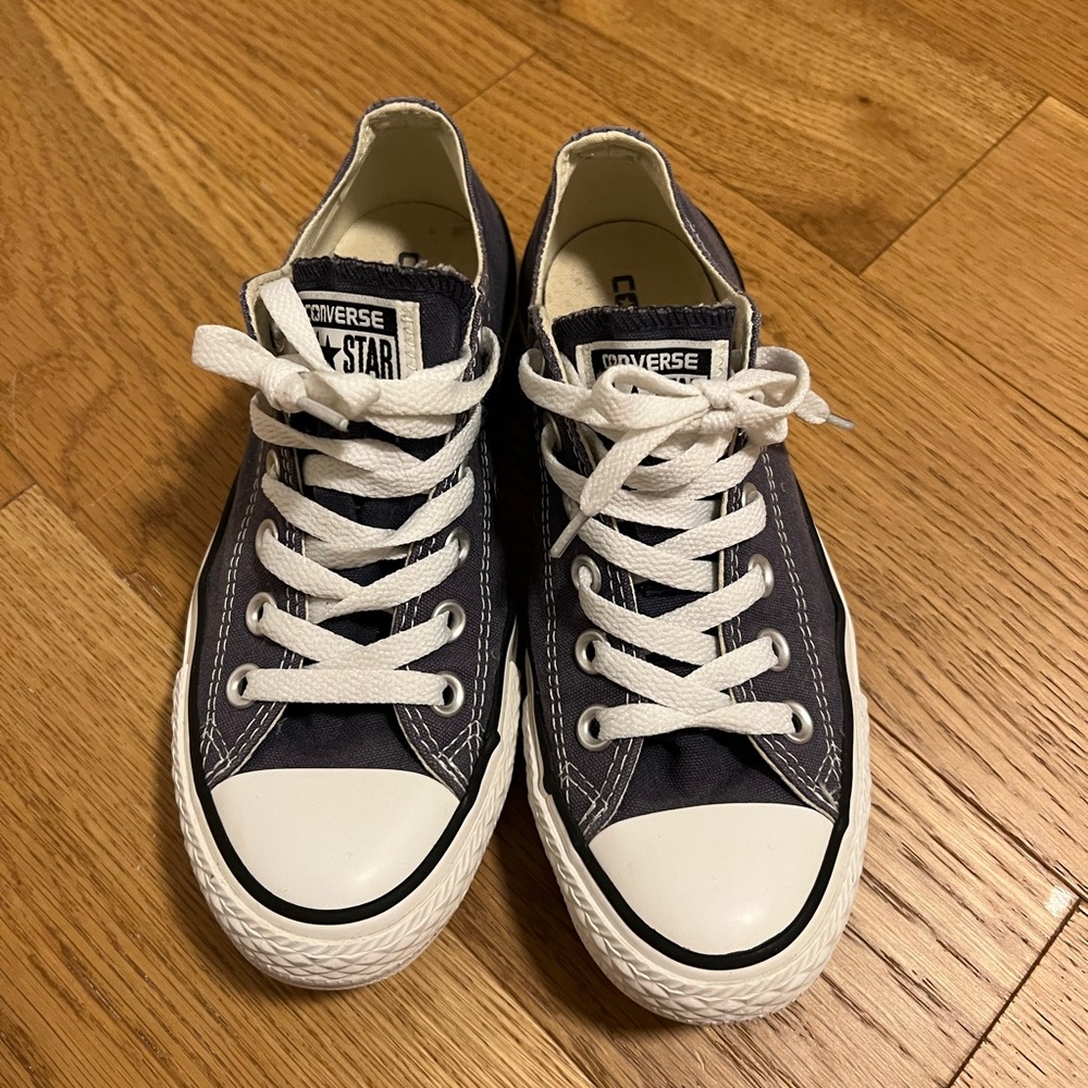 Converse Low-Top Sneakers in blue